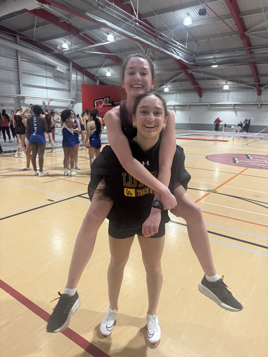 Loyola Girls' XCTF tweet media