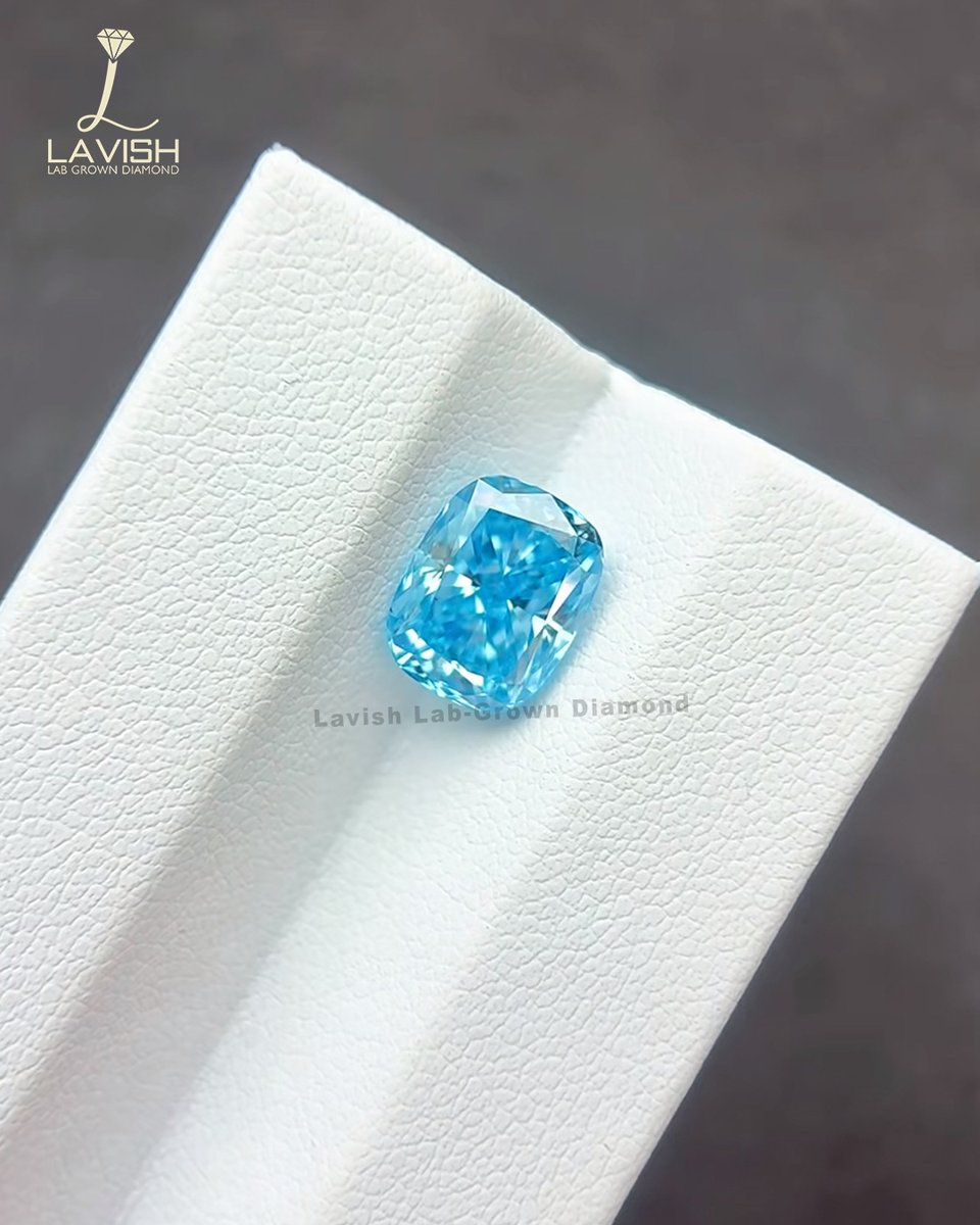 lavishlabgrown's tweet image. (260226A)
3.03 carats of ocean brilliance 💙✨
FVB 3.03CT VS2 bold, rare, unforgettable.

📩 DM for availability &amp;amp; pricing
🌐 lavishlabgrowndiamond.com
📱 +91 94848 41948

#LavishDiamonds #LabGrownLuxury #FancyVividBlue #CushionCut #StatementStone