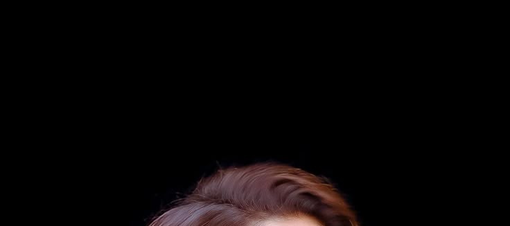 Tap to see the most beautiful woman in the universe.❤️