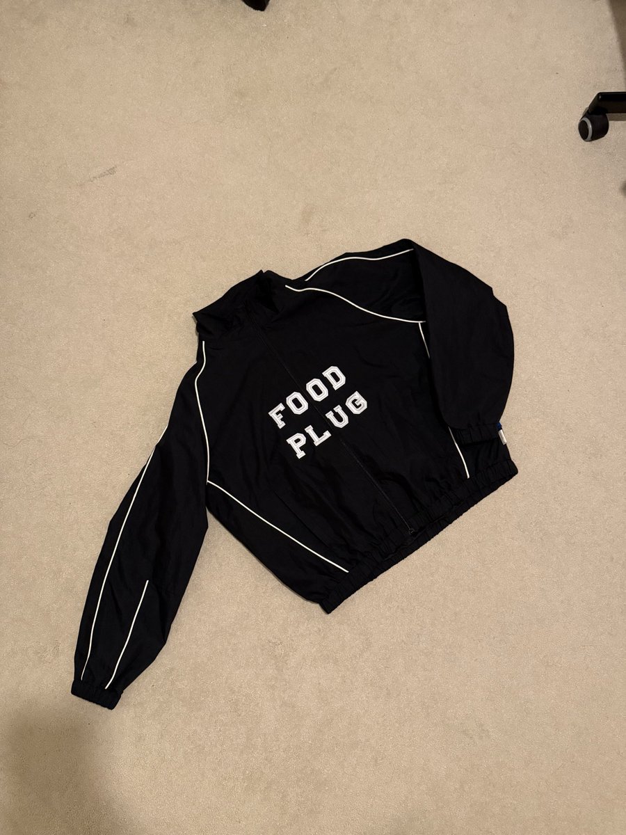 foodplugceo's tweet photo. Made some merch for my startup. What do you guys think. #Pakistan #Pakistani #business #startuplife #startup https://t.co/WHwdGpTlBb