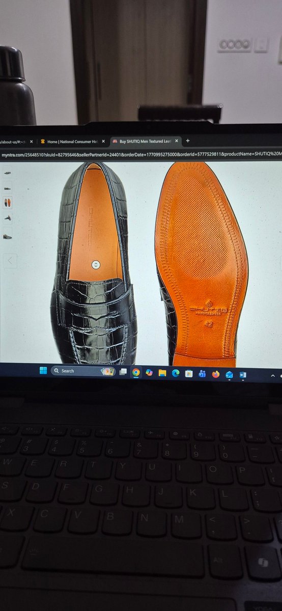 KumarnUday's tweet photo. @MyntraSupport Please see what is posted on your website vs what has been sent to me. Customer care are not understanding the difference between leather and rubber sole. When you sent a wrong product, isn't it fair to take it back and give refund 🤔 https://t.co/O2YAispvYm