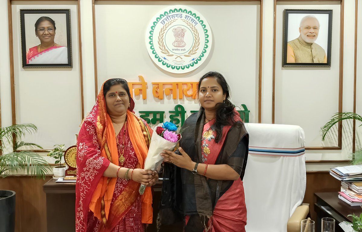 BheshBai's tweet photo. रायपुर स्थित आवास कार्यालय पर छत्तीसगढ़ शासन की महिला बाल विकास तथा समाज कल्याण मंत्री श्रीमती लक्ष्मी राजवाड़े जी से शिष्टाचार भेंट हुई!
@LaxmiRajwade21 https://t.co/u8WmMr94fR