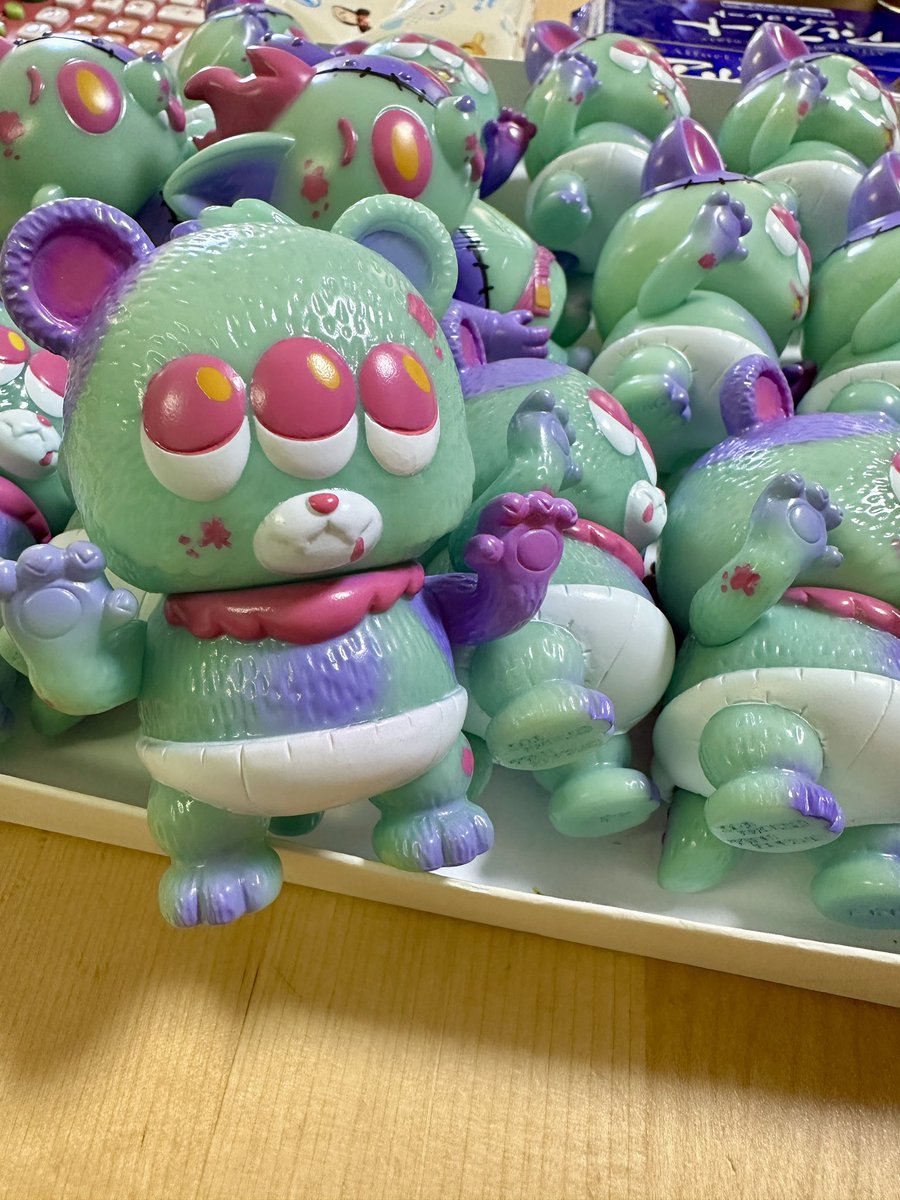 ゾンビカラーGID ver.💚 染め→塗装→筆塗り こだわって製作しました