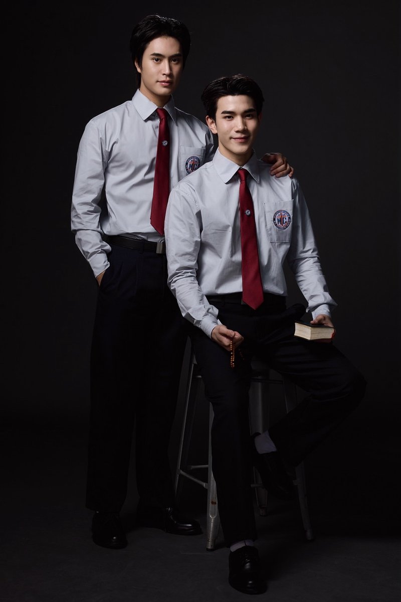 รู้สึกบาปแล้ว ไอ่เชี้ย น้องแทนรักถือไบเบิ้ล ถือสายประคำ แต่ไอ่บาร์ธยืนกอดไหล่อยู่ข้างหลัง แทนที่จะเป็นพระเจ้าอ่ะ อีเหี้ยๆๆๆๆ

#TicketToHeaven