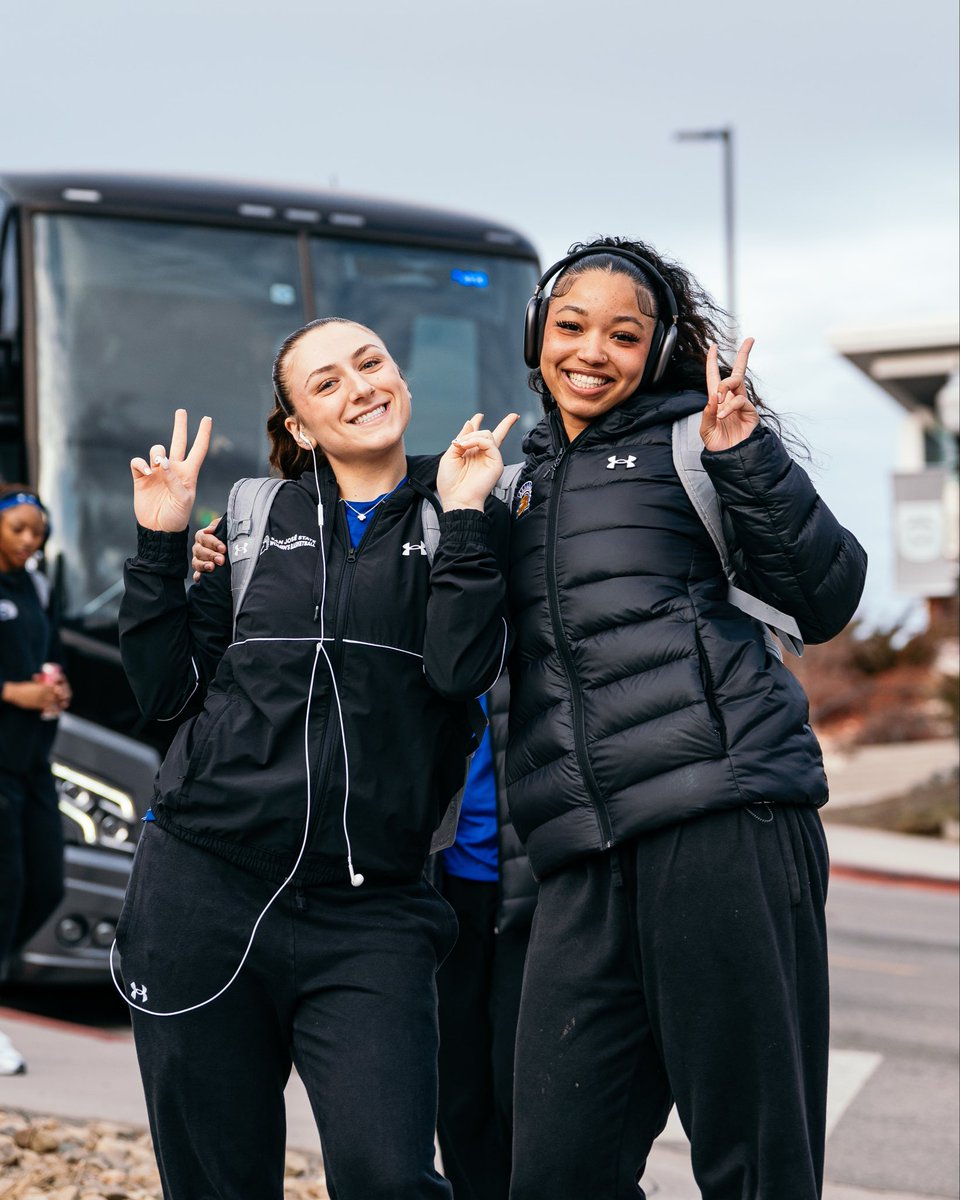 Maya &amp; Stella #alumni #warriors4life 💙