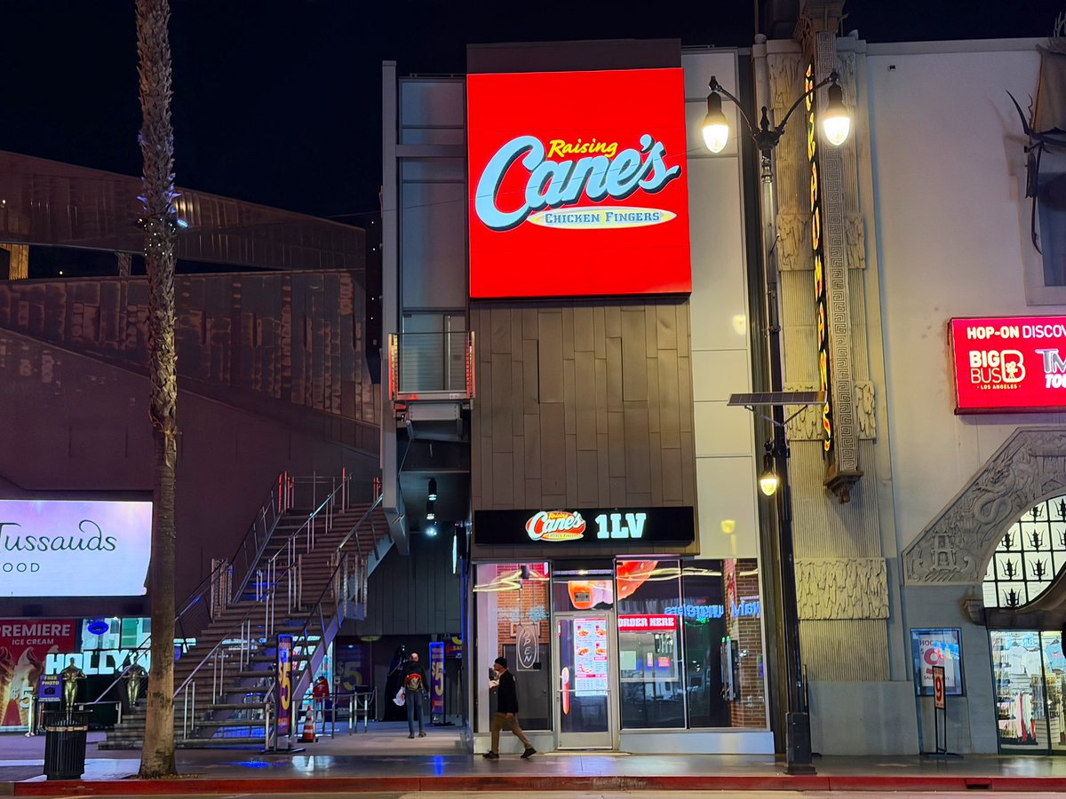 Attractions 360° tweet media