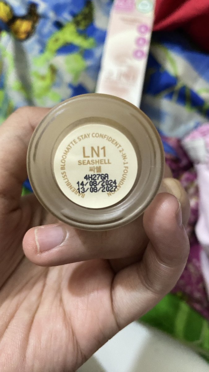 design88884's tweet photo. WTS pl makeup 

Berenbliss foundation 2in1 shade LN1 
baru dipake 2x dijual karena salah shade, baguss banget ini

Harga : 90k
#zonauangᅠ #zonaBU #wts 
Bisa shopee https://t.co/NlHkLJnJ0d