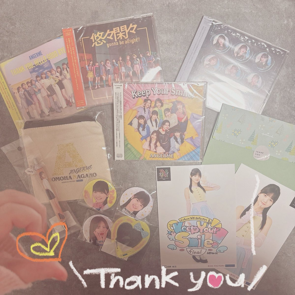 Sara_koe's tweet photo. いつも配信に来てくれる素敵なリスナーさんからたくさんの🎁と✉️いただきました😭🙏✨

大好きなアンジュルムのグッズやCDをこんなに…😭✨✨夢のよう🥹

ちなみにアンジュルムの中での推しは
れらぴ と もちです🫶

お手紙もありがとうございます✉️🌈
大切にします(⸝⸝◜ᵕ◝⸝⸝) https://t.co/7RxcJmDc0X