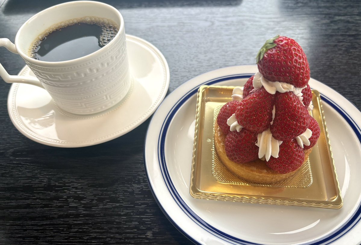 恒例の、おとんとお墓参りからの☕️ にこにこベリーという宮城県の