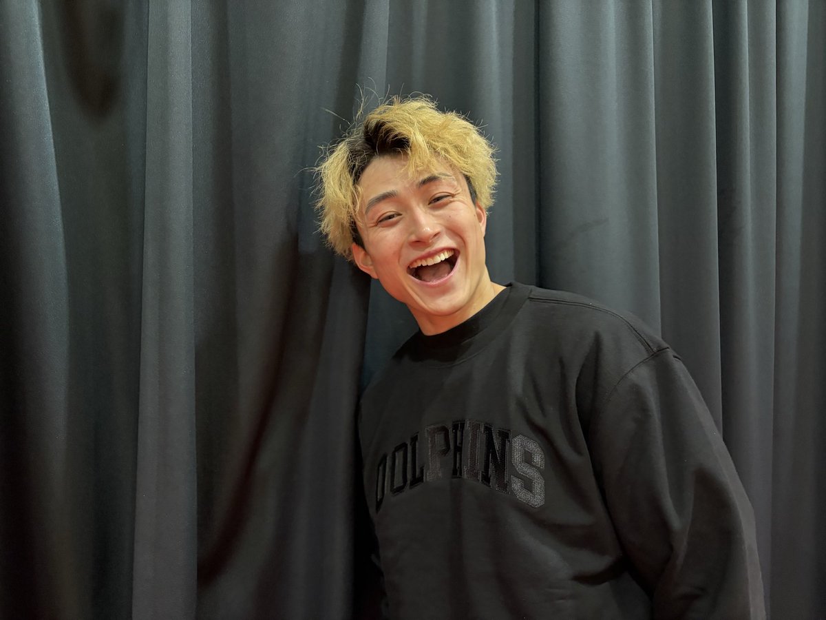 DOLPHINSスウェットクルーネック 公式オンラインショップに登場 ＼ お
