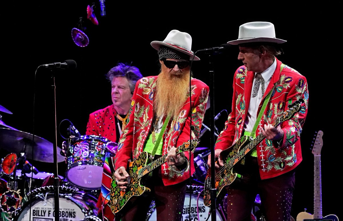 dan heary tweet media