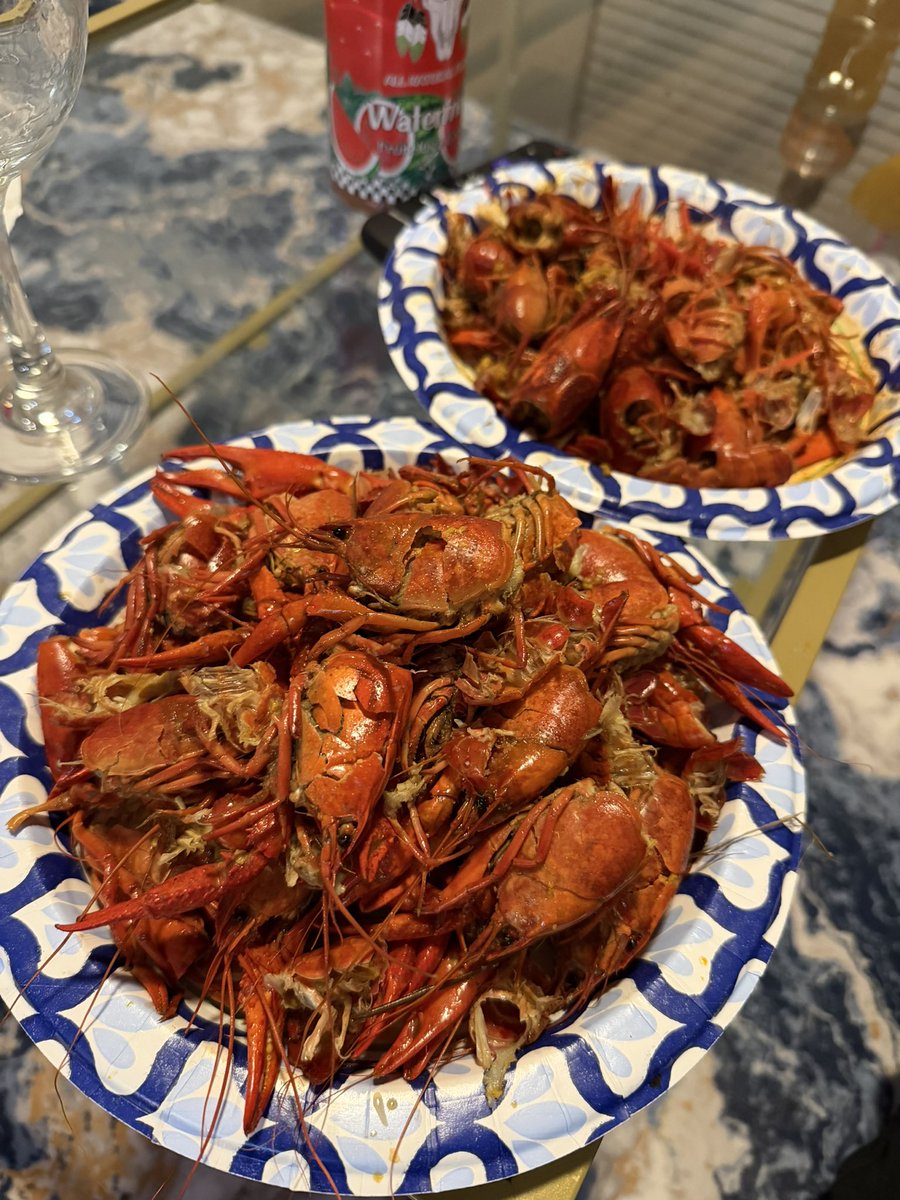 If me &amp; Asiaaa gon do one thing , it’s fuck up some crawfish lmao.
