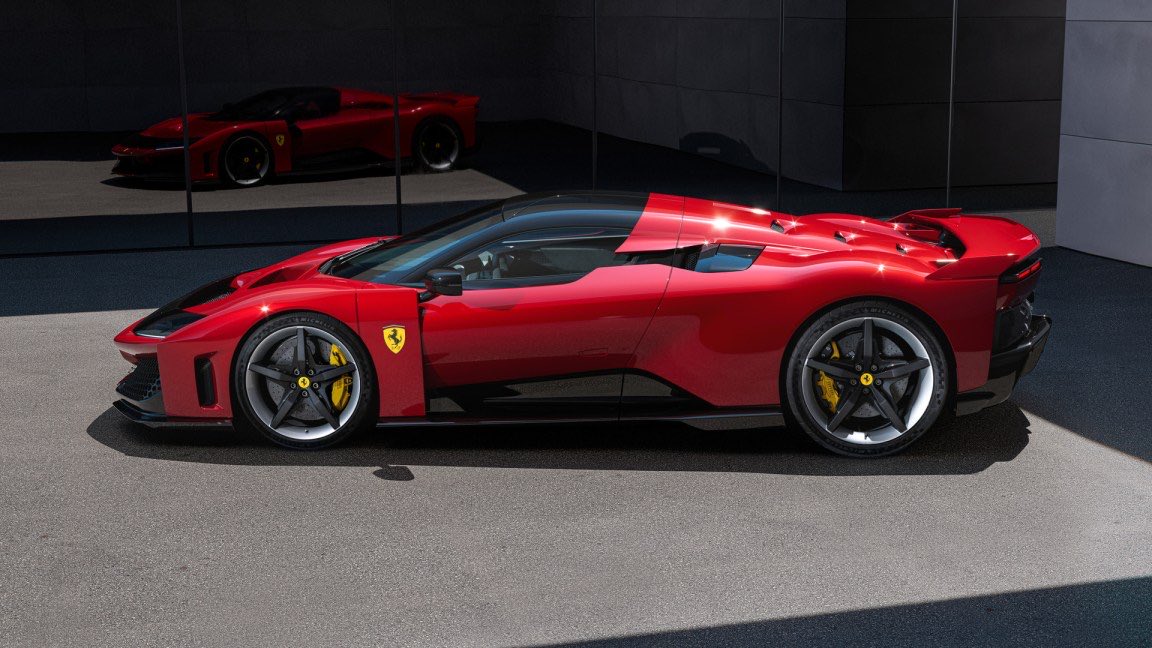 CrunkInc's tweet image. the all new F80 … major motion 🏎️🏎️🏎️ @ferrari 

Year of the  Fire Horse (赤馬年) 
by @hovahseroussi 
Courtesy of @RocNationDistro 
and @GreenThumbLodge 

Available on all platforms 
rnd.fm/year-of-the-fi…

#GTL44 #Kohai #Greenthumblodge44 #CityofLondon #Atlanta #CityBoys