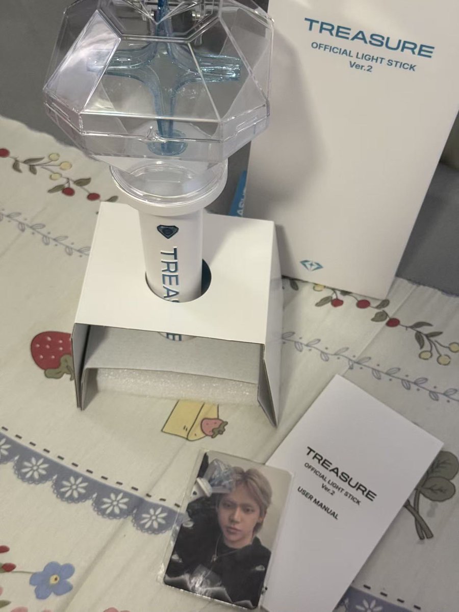 Got my LS ver.2 from <a href="/Kpop_Ninangs/">K Ninang's Tindahan</a> 

Hopefully it will also sync in during the whole asia tour.. See you this coming april and may!🥹🥰 <a href="/treasuremembers/">TREASURE</a>