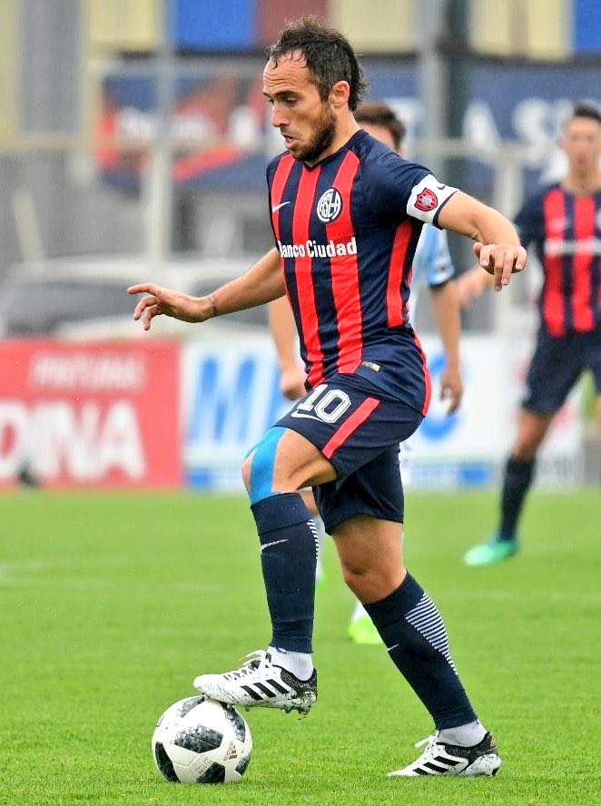 Extraño a mi ex. 
A mi ex enganche. 

𝐄𝐥 𝐫𝐞𝐲 𝐅𝐞𝐫𝐧𝐚𝐧𝐝𝐨. 👑⚽️