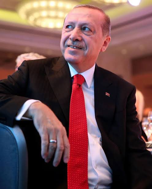 MSErdinc's tweet photo. Bir ömür, bir dava, bir yürüyüş…

Bir milletin duasıyla büyüyen bir yolculuk…

Zamanın imtihanından geçen,
Fırtınalara rağmen istikametinden şaşmayan bir irade…

Sayın Cumhurbaşkanımız Recep Tayyip Erdoğan’ın doğum günü kutlu olsun.
Sağlık, azim ve muvaffakiyet dolu nice yıllara
