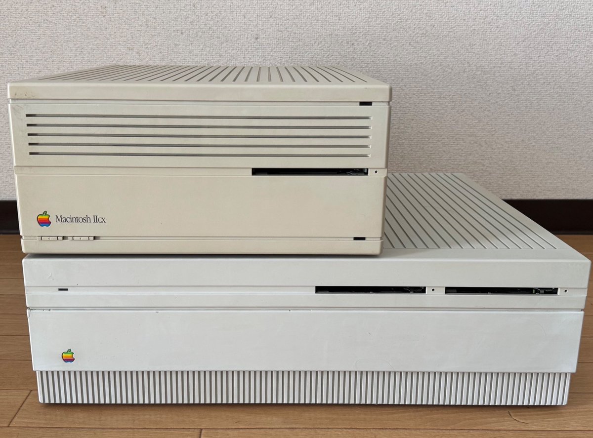 Macintosh IIの後継モデルIIxの6基あるNuBUSスロットを3基にし、2つ