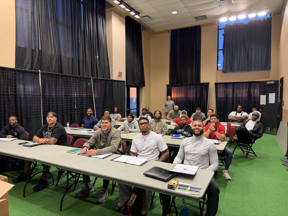 Southwest Kansas Storm tweet media