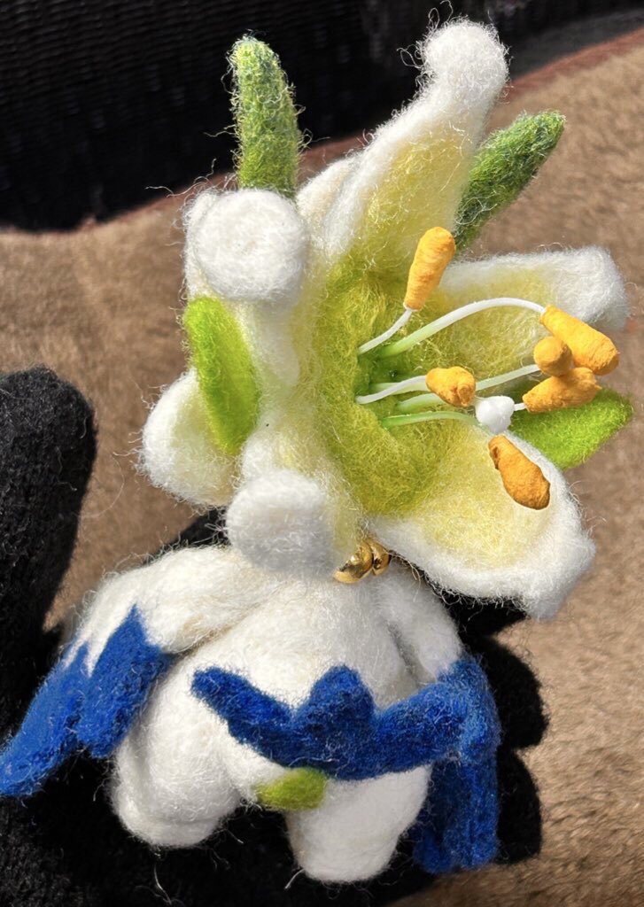 羊毛フェルトで刺しました ので植えておきました