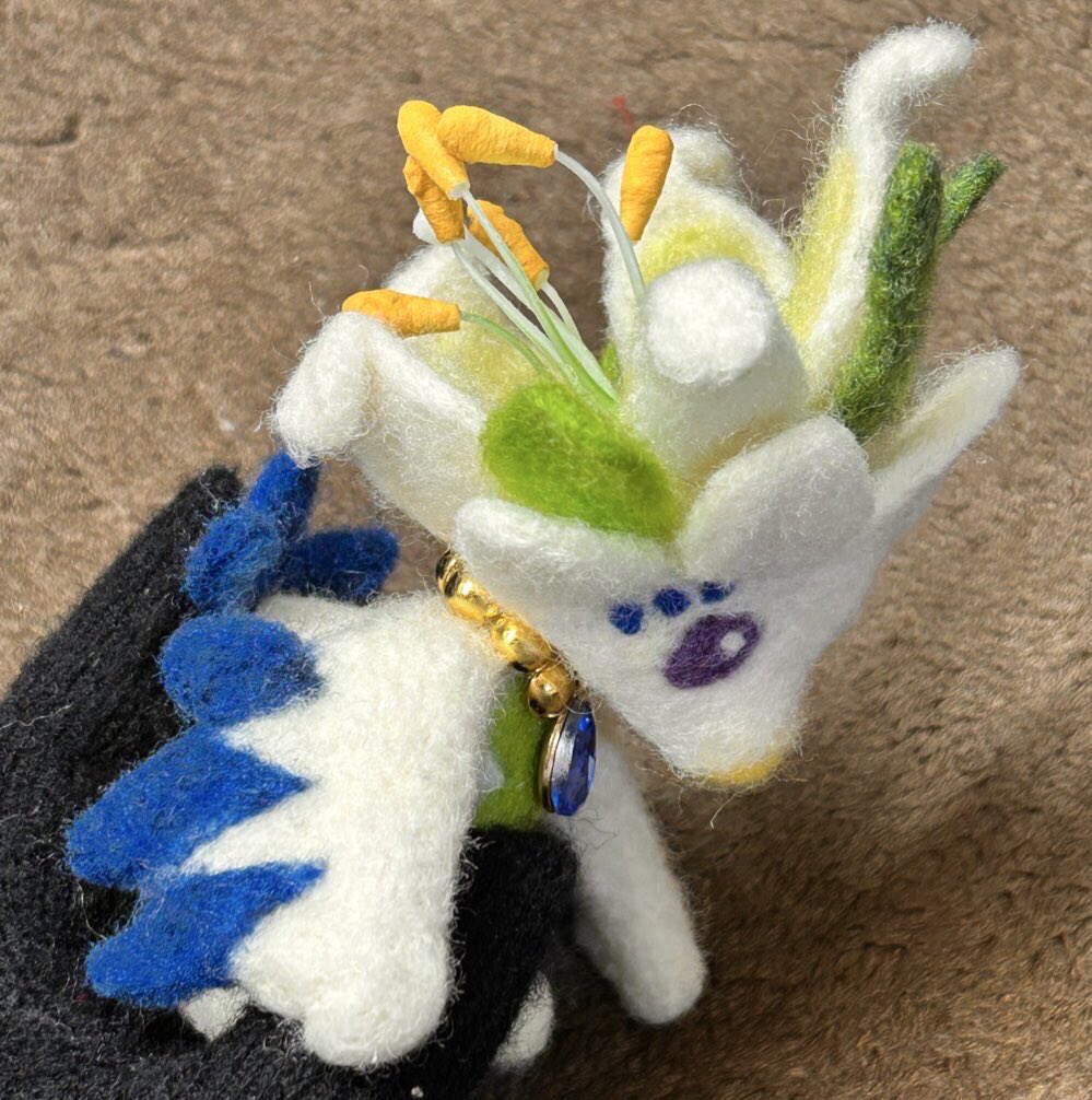 羊毛フェルトで刺しました ので植えておきました