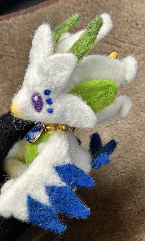 羊毛フェルトで刺しました ので植えておきました