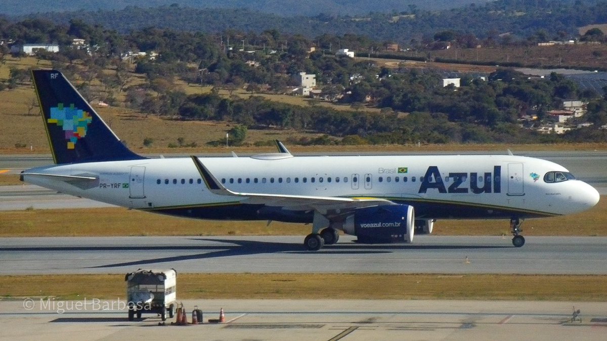 MiguelBaviation's tweet image. Agora vai de vez!

A Azul vai devolver um A320neo, o PR-YRF (MSN 7409). O jato foi entregue à Azul em Janeiro de 2017, e realizou seu último voo comercial no dia 17/02 desse ano. A aeronave atualmente está descaracterizada, pronta para ser devolvida.