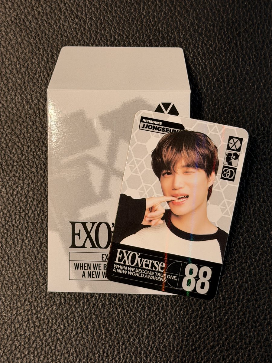 EXO'verse ペンミ MD トレカ 交換 譲 カイ君 求 ギョンス（同種） DM