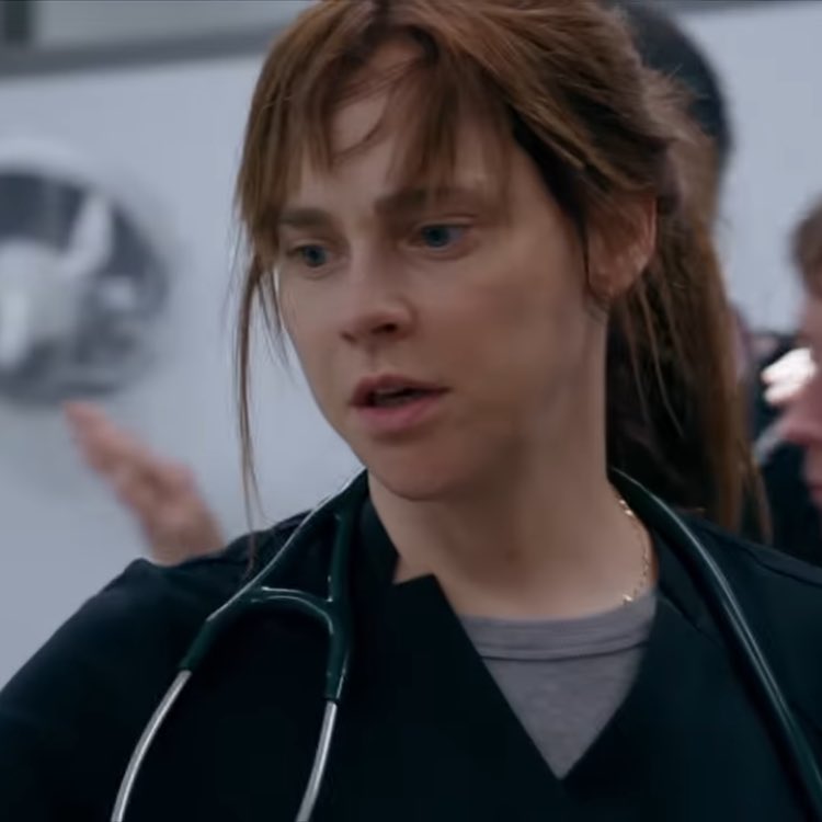 robInsbyte's tweet photo. her bangs i’m literally going nuts https://t.co/0NGpPl4vr3