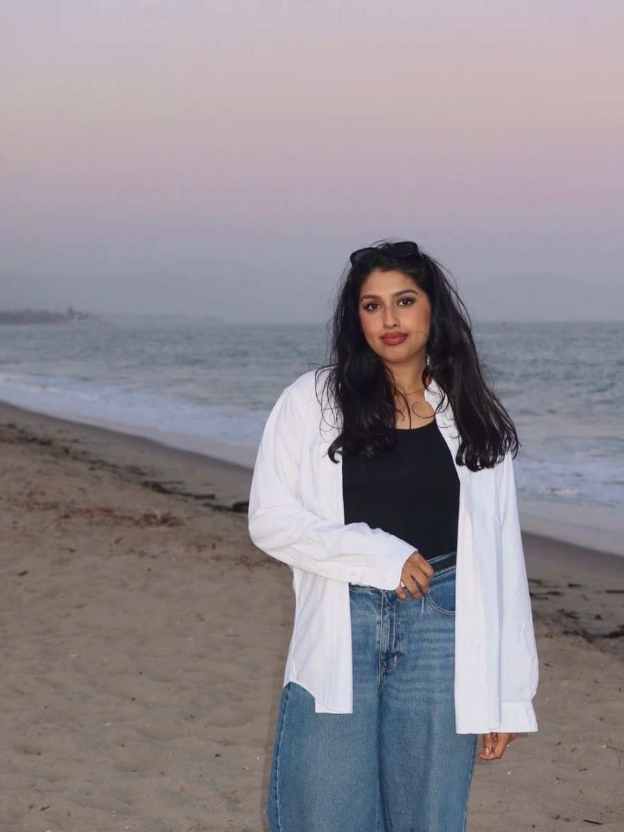 maheenchdry_'s tweet photo. Soft waves, calm skies and a heart at peace.🌊🤍
#SmilesForDays #BeautifulSouls #OceanView https://t.co/2XGILPtnVQ