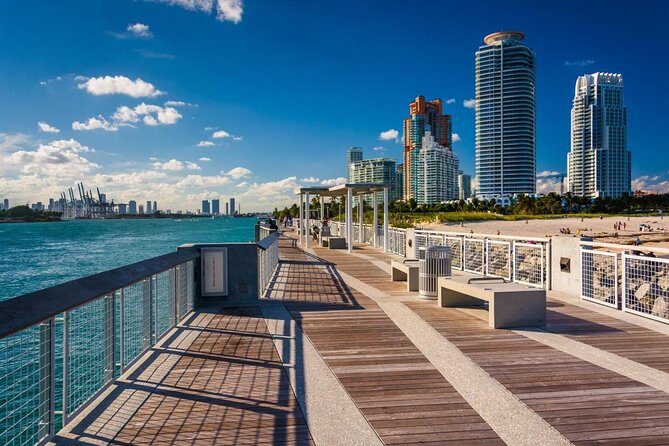 MarkAmazonWS's tweet photo. Evenings here are for slowing the pace.
Sunset, a short walk, and a mental reset. #Miami https://t.co/8UYonghPoc