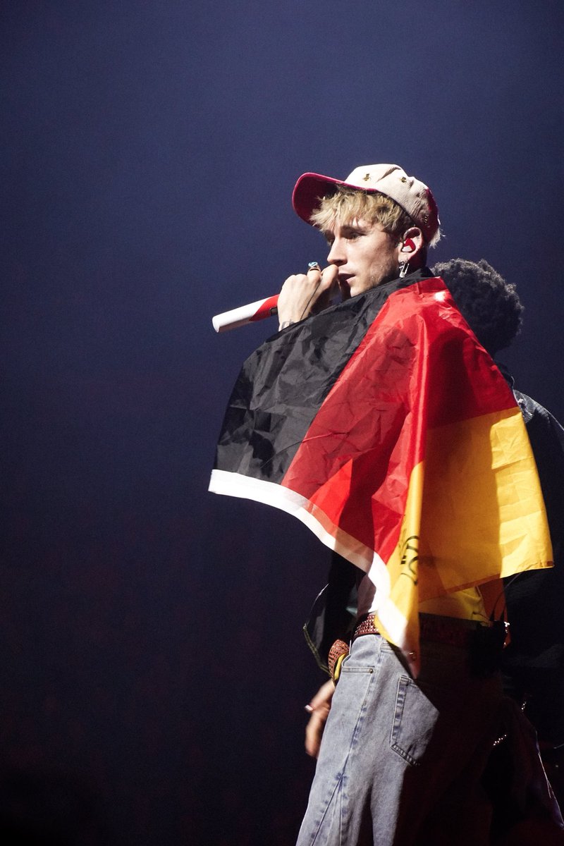 hannahˣˣ tweet media