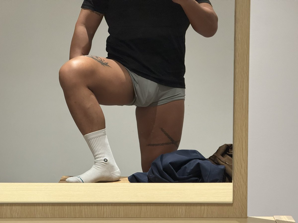 skdhlzhjdnxvzn tweet media