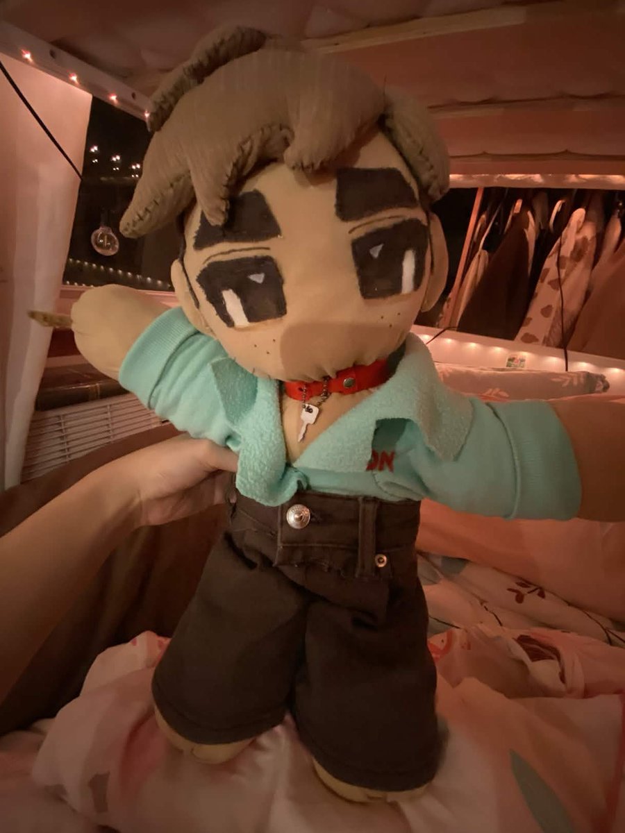 3arth_o's tweet image. My lil wobert :3🎀🎀 #robertrobertson #dispatch