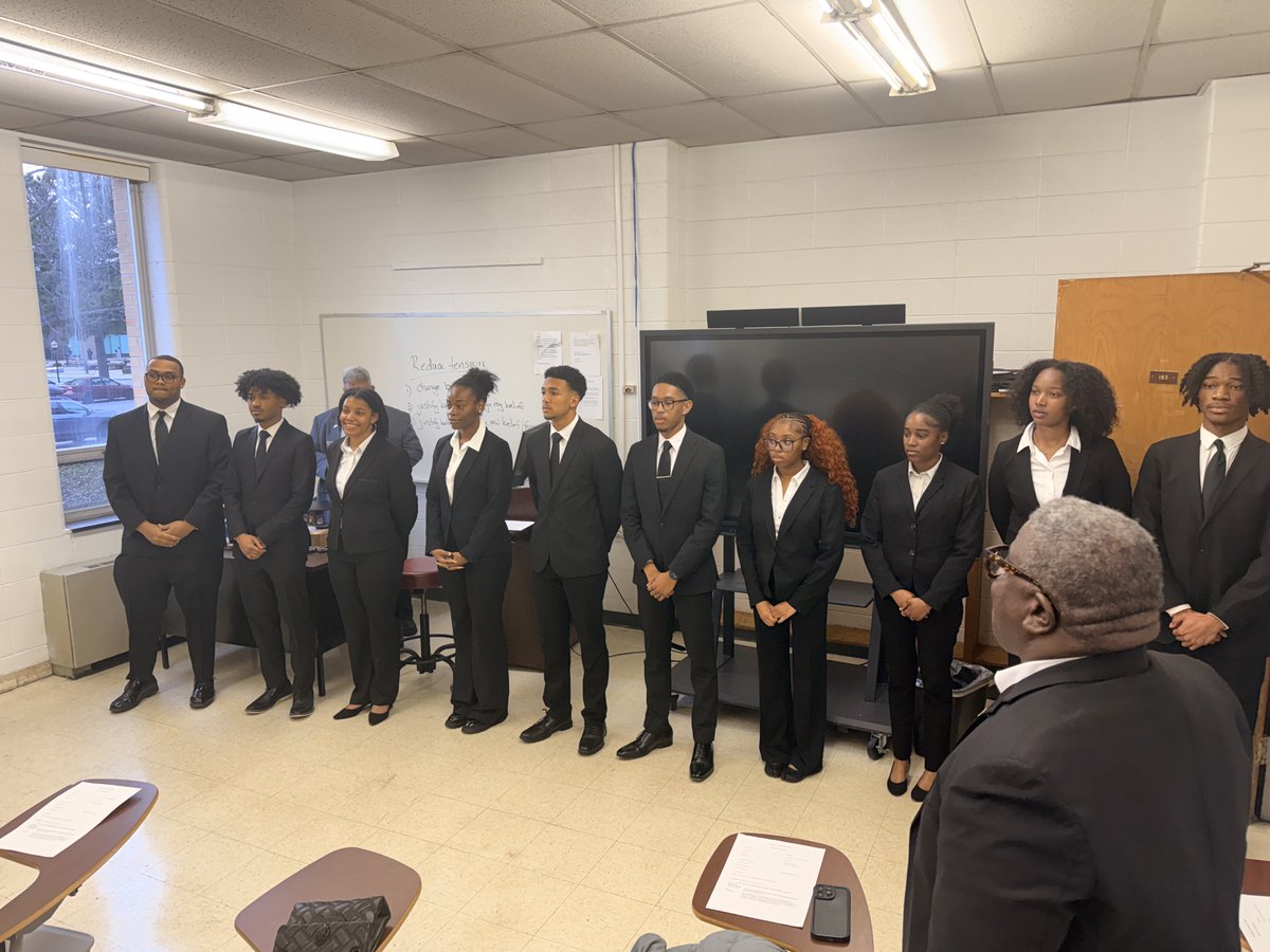 Hampton Head Coach Van B Malone tweet media