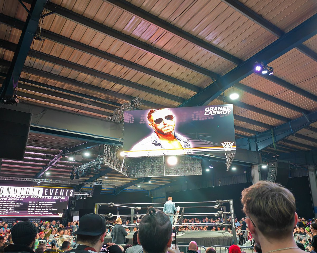 D1Smurphy's tweet photo. I wonder if Cassidy spends this match telling Gabe about all the Brits he met in Manc at #FTLOW?
More cosplays of him than the bald dog... #AEWDynamite https://t.co/rs6FBuXopu