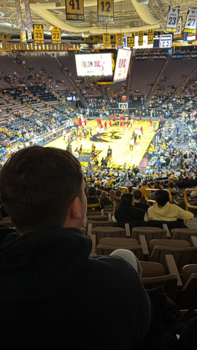 Hawkeye Perry tweet media