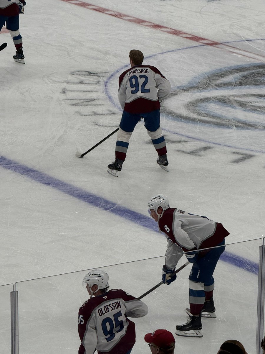 BeauKnows43's tweet photo. Go Avs! https://t.co/kiwmGw9OOl