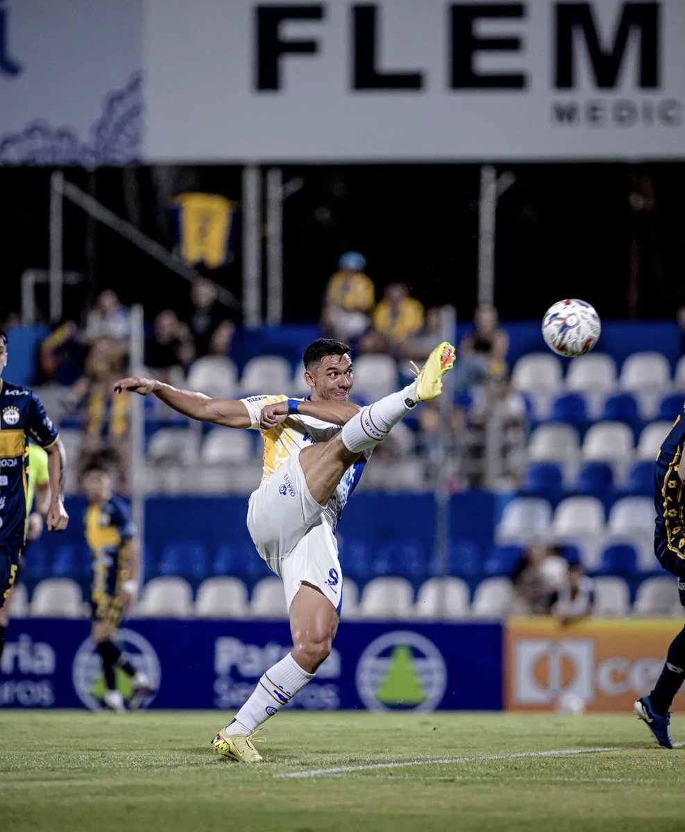 LuqueGoles's tweet photo. LLEVO 24 AÑOS MIRANDO FUTBOL TODOS LOS DÍAS DE MI VIDA

Y PUEDO CONFIRMARLES CON MUCHA CERTEZA QUE NUNCA HE VISTO UN 9 TAN MALO COMO WALTER GONZALEZ

HIJO DE PUTA PESA TRIGO EL TREMENDO CLAVO QUE DEJASTE AL CLUB

WALTER BLOQUEAR A LA GENTE NO VA OCULTAR LO MALO QUE SOS 

MUERTO https://t.co/xSv6xIzytB