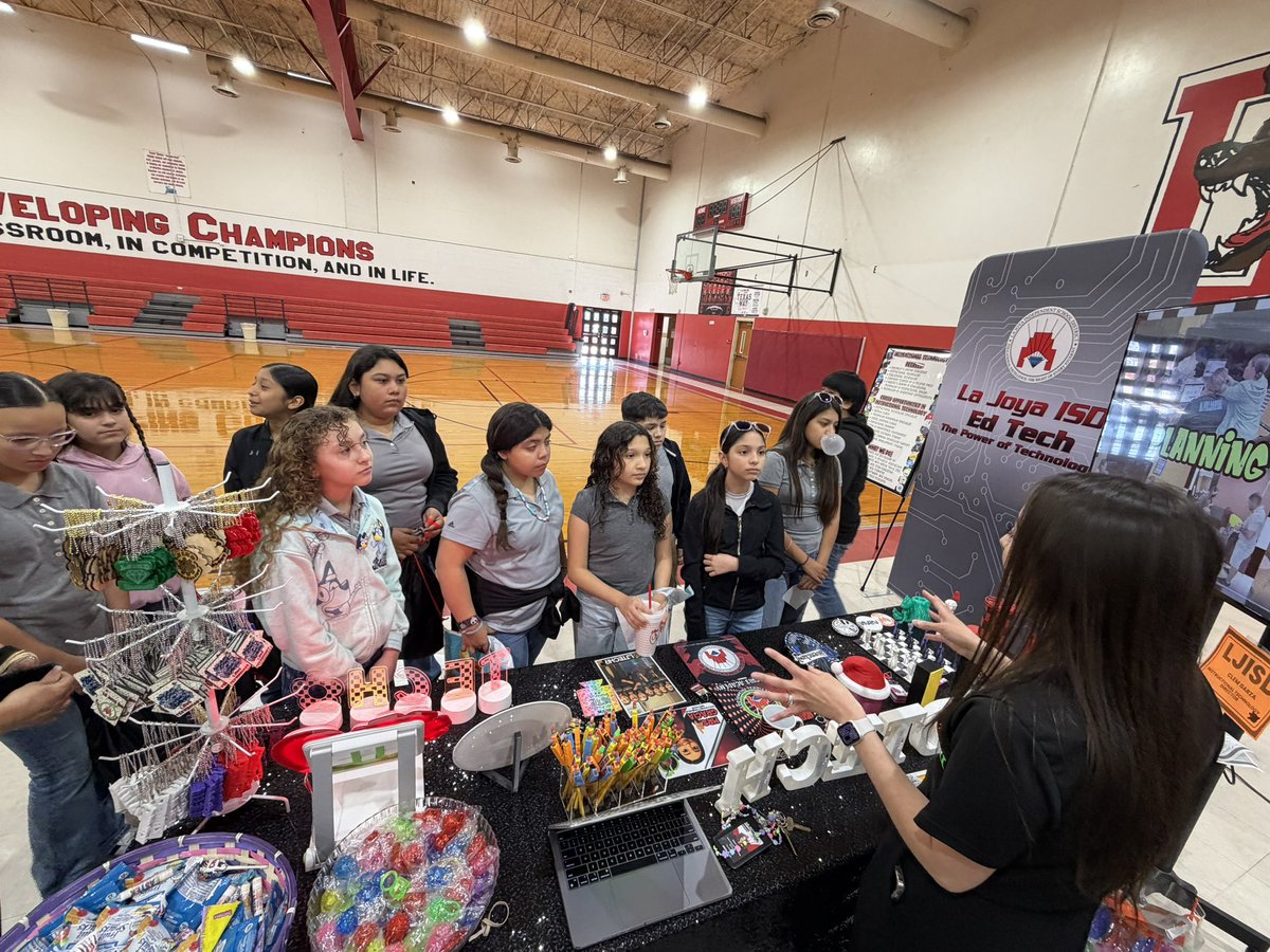 ᑕᒪEᗰ Gᗩᖇᘔᗩ 💻 tweet media