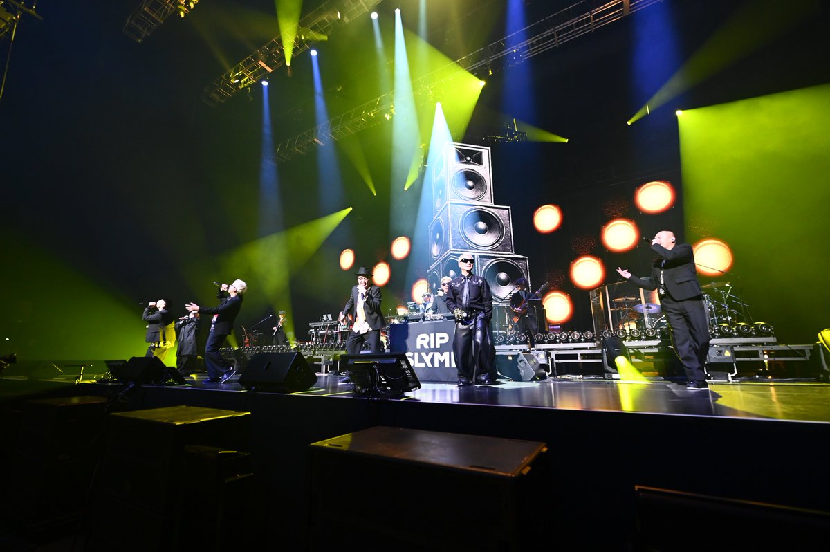 blockfmjp's tweet photo. 【ライブレポート】
m-flo、時間もジャンルも超越する「SUPERLIMINAL」な一夜🚀
RIP SLYME、Crystal Kayら盟友集結で祝う25周年🎉

https://t.co/2sju2RlGN6

LISA、VERBAL、☆Taku Takahashiによる“TRIPOD”の絆と、歴代“loves”アーティストが紡いだ軌跡。初期から最新曲までが交差するステージで、観客と共に25年分の記憶と熱狂を分かち合った一夜をレポート。
@mflo_official @takudj @VERBAL_AMBUSH