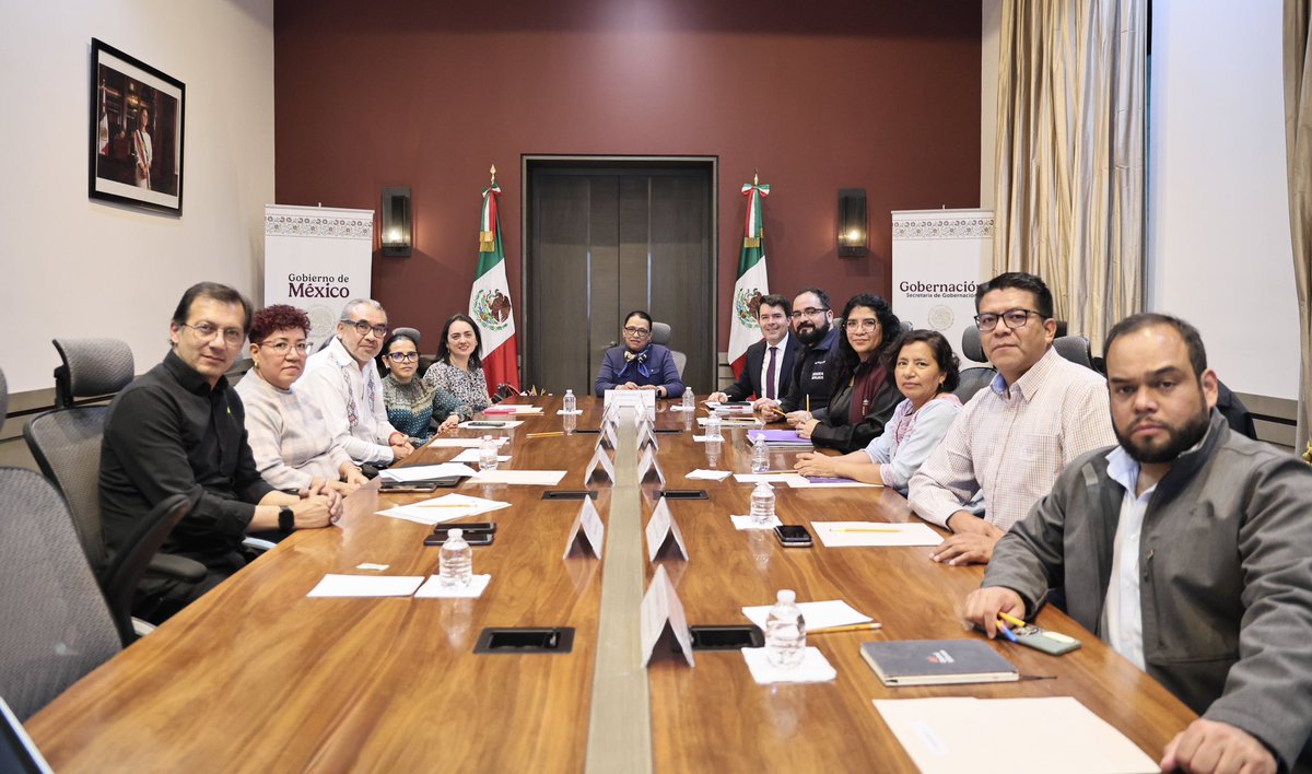 rosaicela_'s tweet photo. Nos reunimos con integrantes del Consejo Consultivo del @Mecanismo_MX en la @SEGOB_mx, para continuar el diálogo, el trabajo conjunto y el seguimiento a las acciones en favor de defensores de #DDHH y periodistas. 🇲🇽 @Claudiashein @arturomedinap @elfroyenciso https://t.co/Vgjj2j7nni