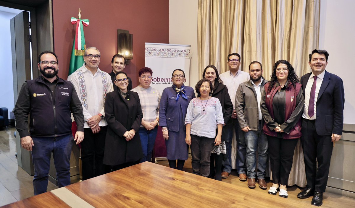 rosaicela_'s tweet photo. Nos reunimos con integrantes del Consejo Consultivo del @Mecanismo_MX en la @SEGOB_mx, para continuar el diálogo, el trabajo conjunto y el seguimiento a las acciones en favor de defensores de #DDHH y periodistas. 🇲🇽 @Claudiashein @arturomedinap @elfroyenciso https://t.co/Vgjj2j7nni