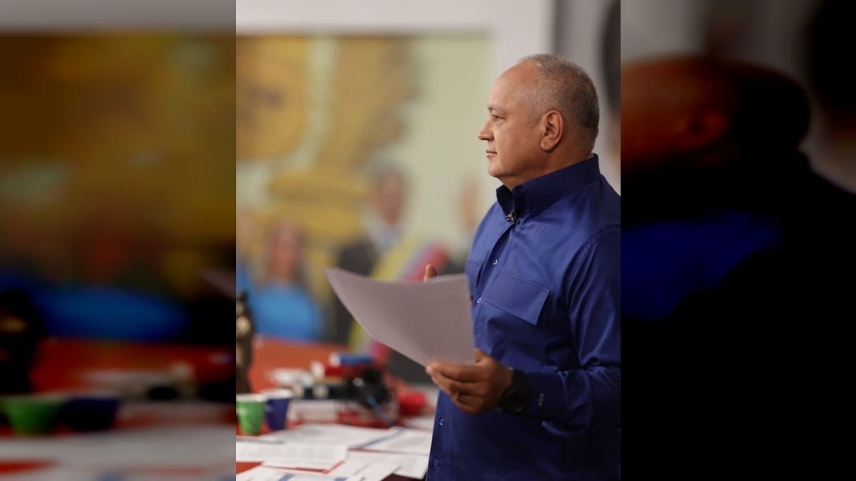 YriadS's tweet photo. El sentimiento bolivariano es la mayor defensa contra los que intentan entregar la Patria. @dcabellor ratifica que la lealtad del Pueblo es inquebrantable ante los lacayos. 🇻🇪👊

#PorElCaminoDeChávezSiempre https://t.co/LRXOwAbb9v
