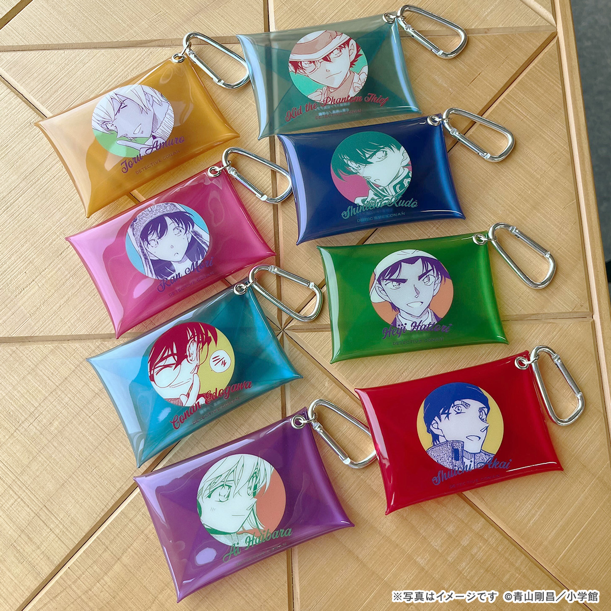 ／
【終了まであと２日！2月28日23:59まで】
名探偵コナン公式アプリ ポップアップストア(通販)
＼

缶バッジ・アクリルキーホルダー
✨ミステリートレインシリーズ
✨長野シリーズ
✨さざ波シリーズ
をはじめ、様々なグッズを販売中！

購入＆詳細情報は公式アプリを今すぐチェック✅