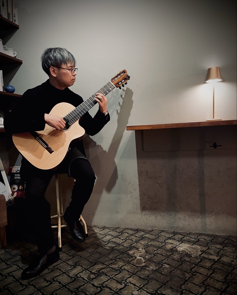 【坂ノ下典正　演奏会】
小さな店内で、静かな音楽の時を。

3/22（日）15時、18時の２回
定員8名、2000円（コーヒー付）
※お申込みはDM、または forms.gle/8PfDvp4vSVPtF7…