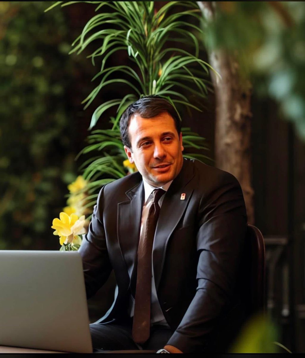 Dediler ki: Gözden ırаk olаn gönülden de ırаk olur. Dedim ki: Gönüle giren gözden ırаk olsа ne olur?
Hz. Mevlana
 #MustafaVeyselGülpınar
<a href="/VeyselKosar2182/">Veysel Kosar21</a> 
<a href="/STahirKosar/">Serkan Tahir KOŞAR</a> 
<a href="/ali_63tahiroglu/">Ali Tahiroğlu</a>