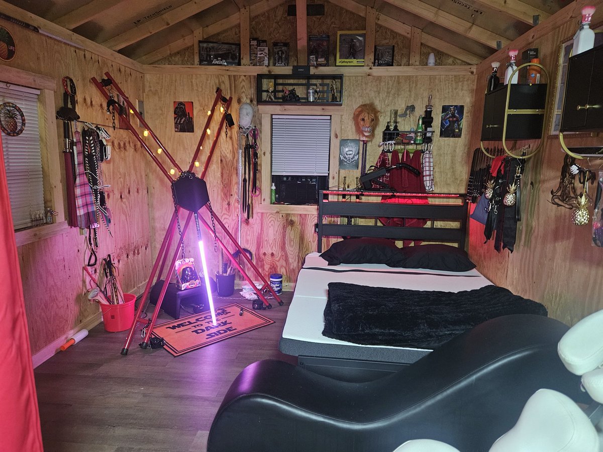EdgarDevarie's tweet photo. Welcome to my Darkside Kink Dungeon.  May the force be with you or in you 😈🤪🥰 https://t.co/tsmSI35Avt