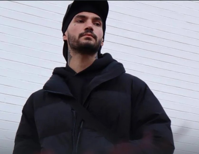 آپرانیکِ آذرآبادگان👸🏻 tweet media