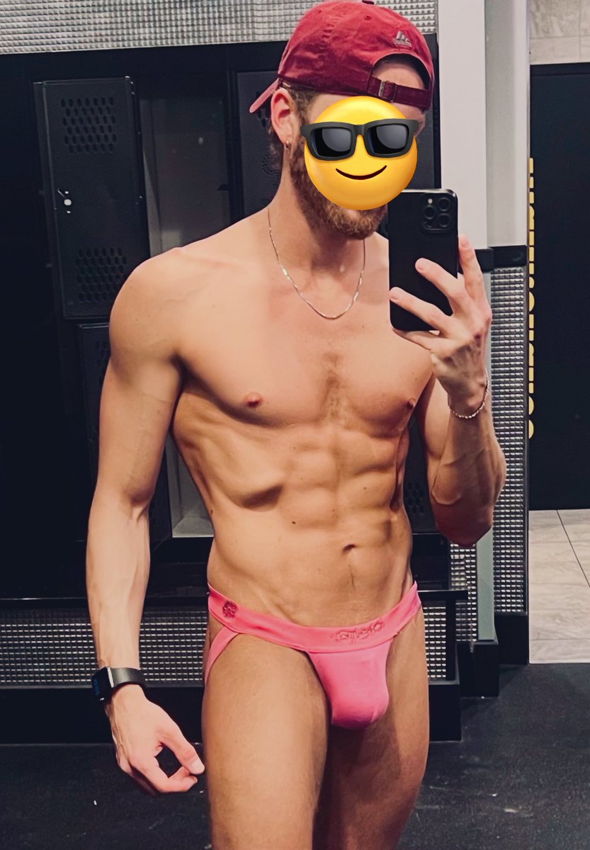 on Wednesdays we wear pink 💅🏼 

#jock #chastity #teamlocked