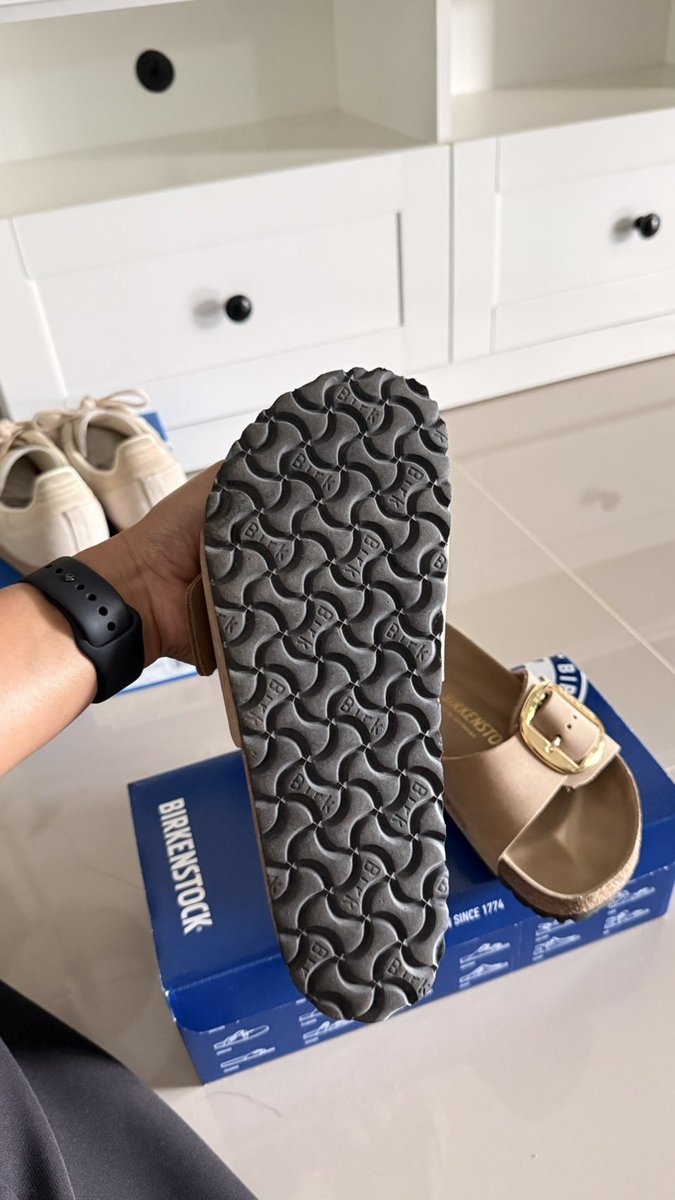c_camel_'s tweet photo. Birkenstock madrid  big buckle size38
5,300 ส่งฟรี 

#Birkenstock #Birkenstockส่งต่อ https://t.co/hC5j8qBY6Q